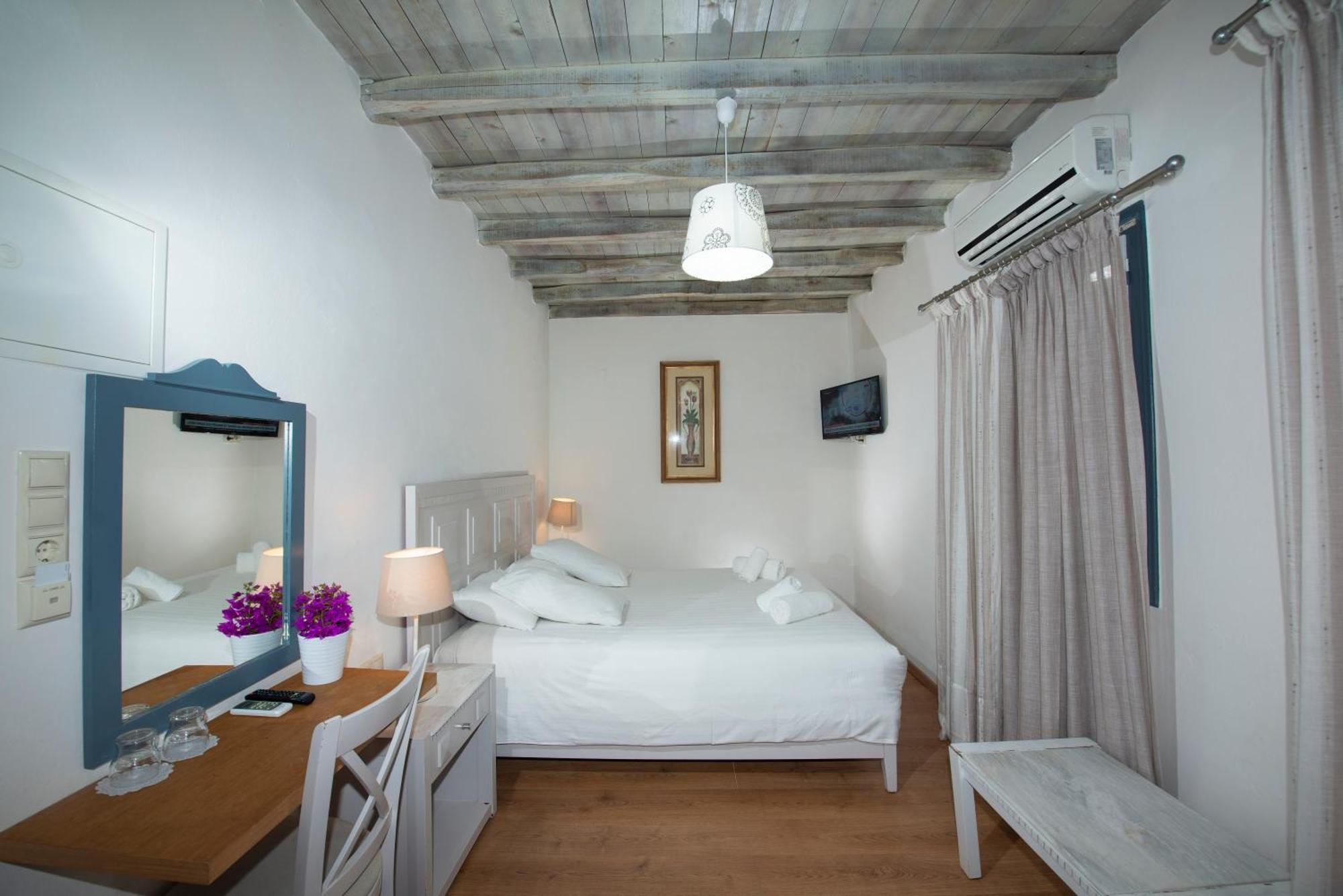 Olia Hotel Тоурлос Экстерьер фото